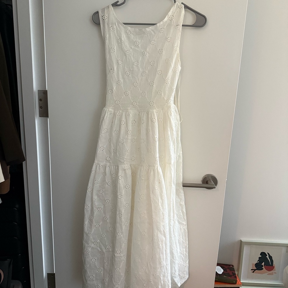 Zara Elegant White Sleeveless Dress